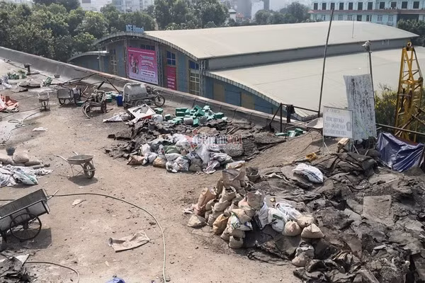 Biến dạng khủng khiếp bên trong Cung Việt Xô sau hỏa hoạn