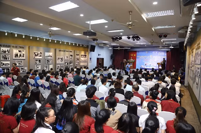 Cuộc thi Ý tưởng khởi nghiệp sáng tạo mở rộng của Trường ĐH Nguyễn Tất Thành đã thu hút rất đông sinh viên các trường ĐH tham dự