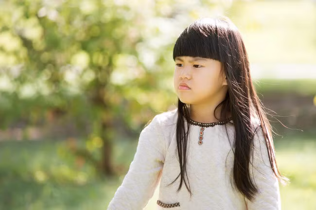 Thấy con có những hành vi ứng xử bất thường này cha mẹ tuyệt đối đừng bỏ qua mà hãy uốn nắn, sửa chữa ngay-4