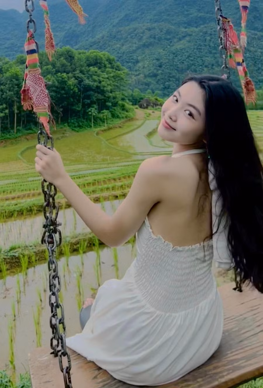 Không chỉ xinh đẹp, Lọ Lem còn chiếm được tình yêu của khán giả bằng tính cách ngoan ngoãn và thành tích học tập ấn tượng.