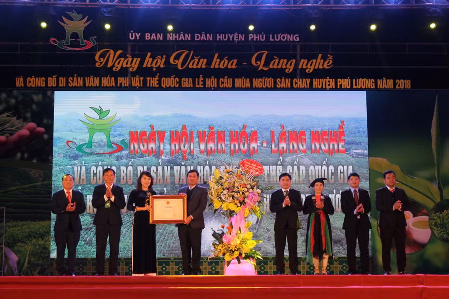 Lễ hội cầu mùa người Sán Chay được công nhận là di sản văn hóa phi vật thể quốc gia. Lễ hội cầu mùa người Sán Chay được công nhận là di sản văn hóa phi vật thể quốc gia.