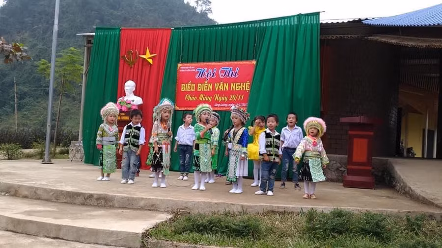 Được sự quan tâm của Đảng, Nhà nước các cá nhân, tổ chức chất lượng dạy và học của thầy trò nhà trường ngày càng được nâng cao. Được sự quan tâm của Đảng, Nhà nước các cá nhân, tổ chức chất lượng dạy và học của thầy trò nhà trường ngày càng được nâng cao.