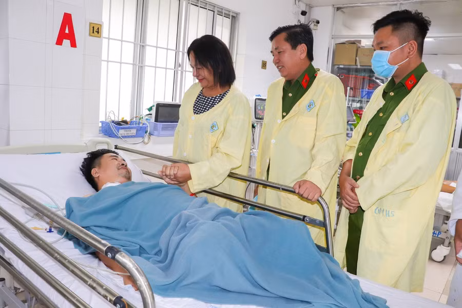 Hiện sức khỏe Đại úy Ngôi đã tạm ổn, đang tiếp tục điều trị tại khu hậu phẫu.