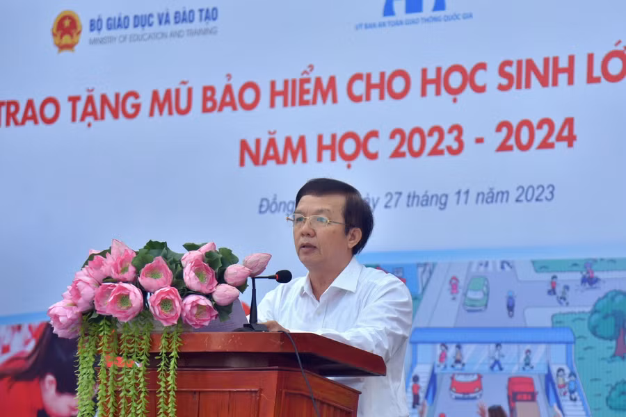 Ông Huỳnh Thanh Hùng, Phó Giám đốc Sở GD&amp;ĐT Đồng Tháp phát biểu tại chương trình