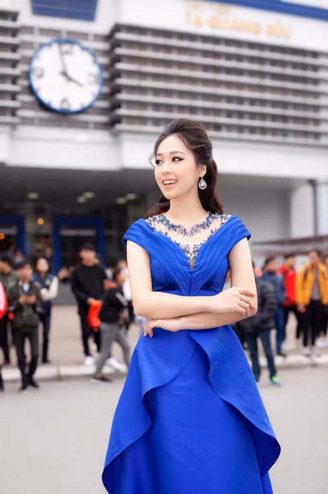 Cuộc lột xác ngoạn mục từ 83kg thành hot girl của cô gái từng ra sân bay tặng hoa cho Tổng thống Trump - Ảnh 11.