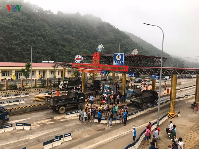 vì sao trạm bot quốc lộ 6 vừa thu người dân đã phản ứng? hình 4 vi sao tram bot quoc lo 6 vua thu nguoi dan da phan ung? hinh 4