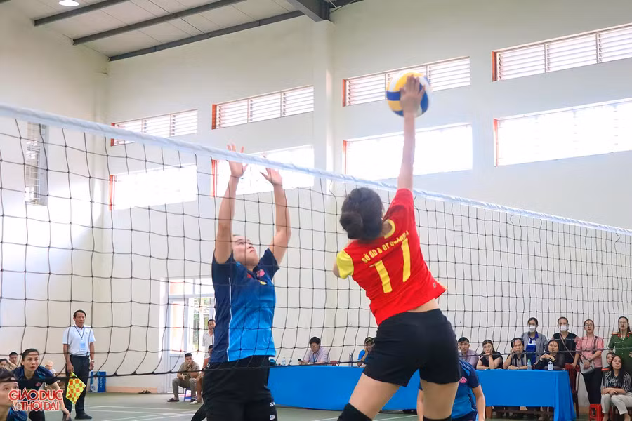 Hai đội tuyển cống hiến cho khán giả những pha bóng mãn nhãn. Kết quả trận đội tuyển Nghệ An giành chiến thắng với tỷ số 2-1 trước đội Quảng Trị.
