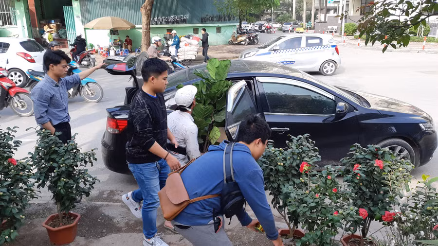 Cận Tết, hồng ngoại, hồng cổ Sapa thét giá chục triệu đồng/chậu - Ảnh 5.