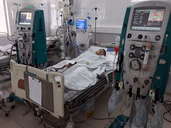 Anh Vạn nằm cấp cứu trong thời gian điều trị tại Đà Nẵng
