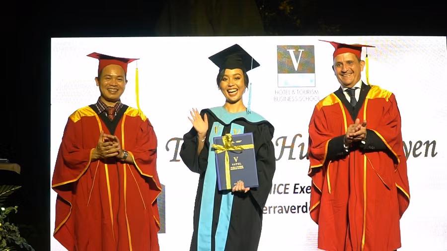 Sinh viên theo học chương trình Vatel nhận bằng tốt nghiệp Sinh viên theo học chương trình Vatel nhận bằng tốt nghiệp