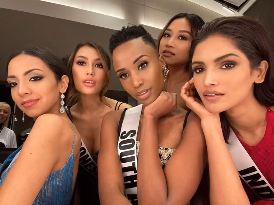 Nhan sắc độc và lạ của cô gái Nam Phi vừa đăng quang Hoa hậu Hoàn vũ 2019-8