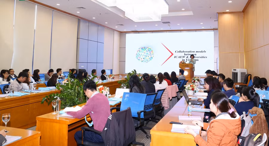 Bà Đặng Thị Mai Trang, Trưởng Đại diện ICAEW tại Việt Nam chia sẻ về mô hình hợp tác giữa ICAEW và các trường Đại học Việt Nam thời gian qua.