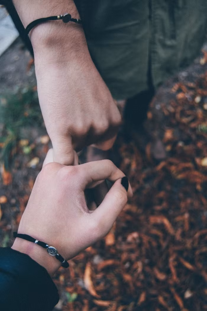 Loạt ý tưởng chụp ảnh đôi khiến dân FA “phát hờn” giữa lúc gió đông về ảnh 10 Loạt ý tưởng chụp ảnh đôi khiến dân FA phát hờn vì ghen tỵ giữa lúc gió đông đang về