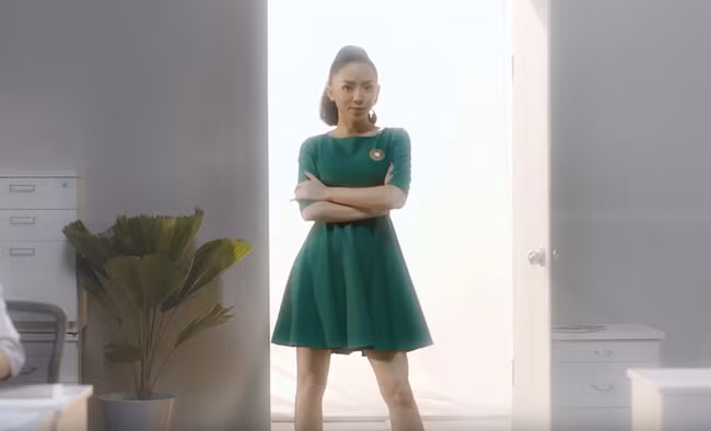 Tóc Tiên ăn mặc thường thường, làm gái công sở ngoan hiền vẫn đẹp khí chất - Ảnh 1. Tóc Tiên ăn mặc thường thường, làm gái công sở ngoan hiền vẫn đẹp khí chất - Ảnh 1.