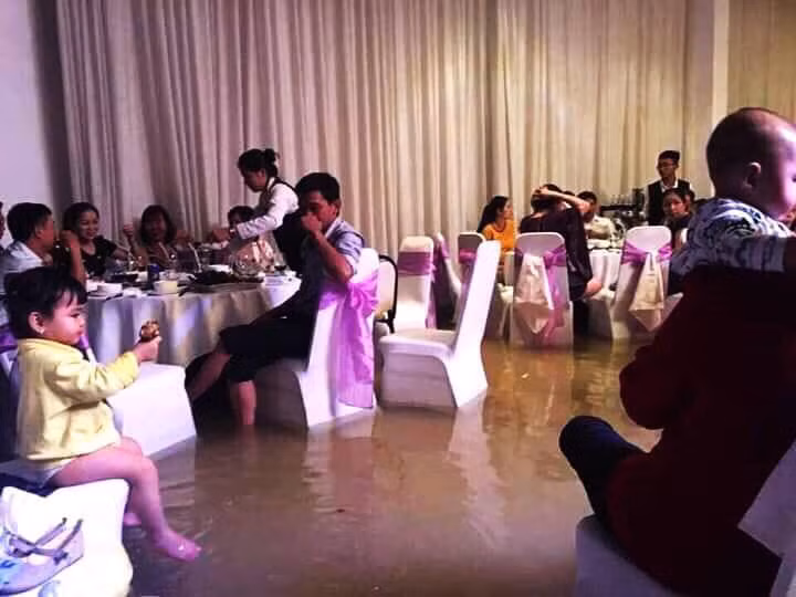 Khuôn mặt ai cũng ảm đạm.