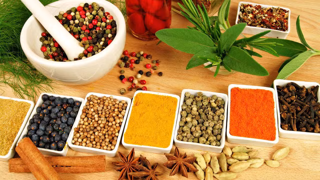  Cảnh giác với các loại dược liệu trôi nổi, dược liệu giả, trộn hóa chất. Ảnh minh họa 