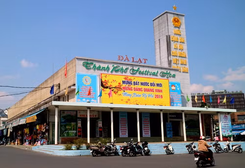 Rạp Hòa Bình hiện tại. Ảnh: Khánh Hương.