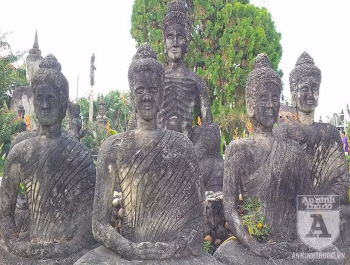 Kỳ bí khu "rừng Phật" với hàng trăm bức tượng bên dòng Mekong ảnh 10