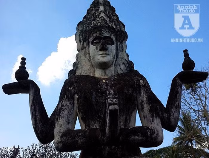 Kỳ bí khu "rừng Phật" với hàng trăm bức tượng bên dòng Mekong ảnh 22