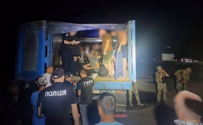 Vụ bắt giữ 41 thanh niên vượt biên trái phép ở vùng Odessa hôm 14/6/2024
