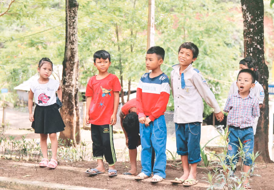 Những trẻ em ở Mường Ải