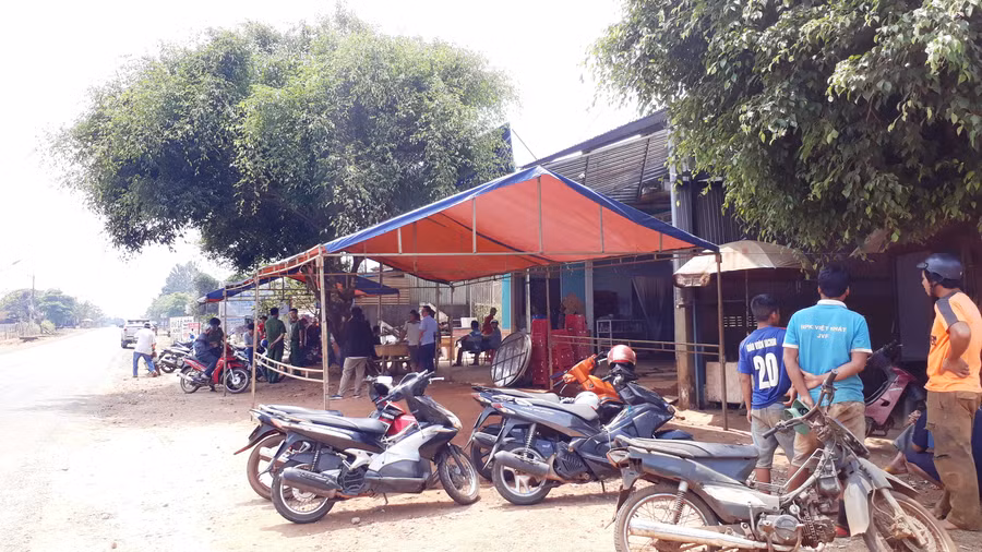 Gia đình tổ chức tang lễ cho nạn nhân.