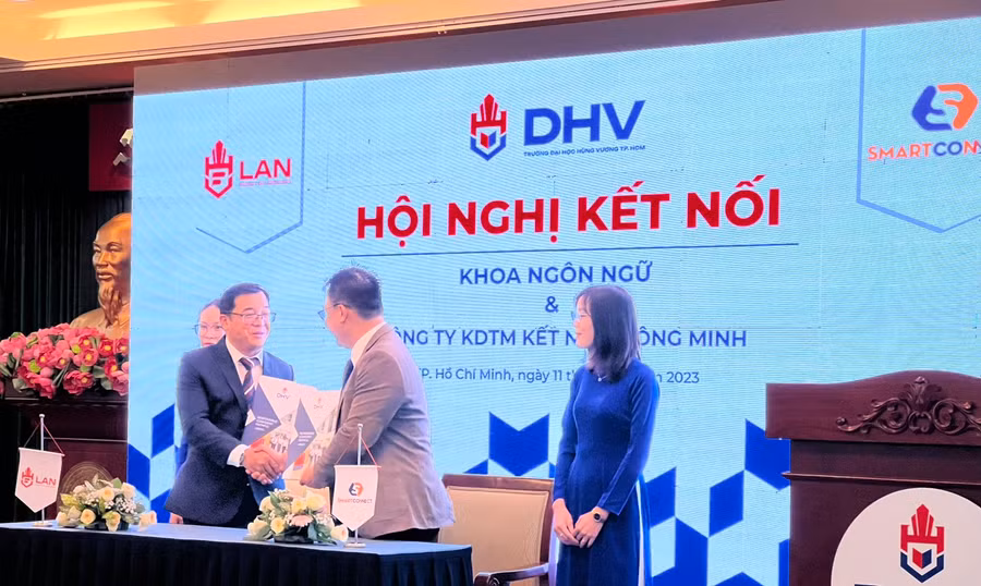 Doanh nghiệp ký kết hợp tác với các khoa của nhà trường.