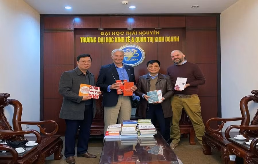 Trường Đại học Kinh tế và QTKD tăng cường hợp tác quốc tế về đào tạo.