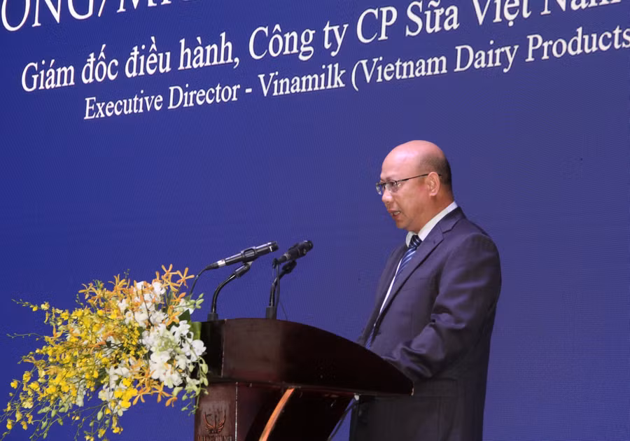 Ông Trịnh Quốc Dũng – Giám đốc Điều hành Vinamilk phát biểu tại buổi lễ Ông Trịnh Quốc Dũng – Giám đốc Điều hành Vinamilk phát biểu tại buổi lễ