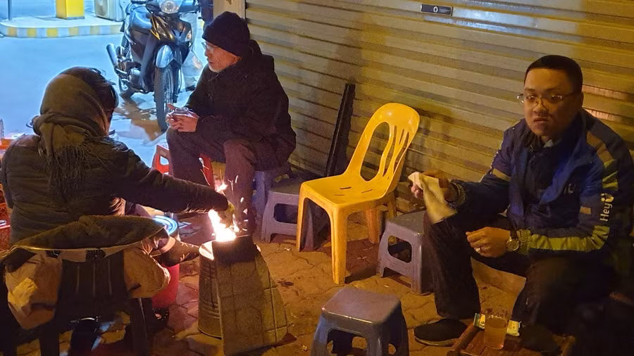 Quán nước ở phố Trần Khánh Dư.