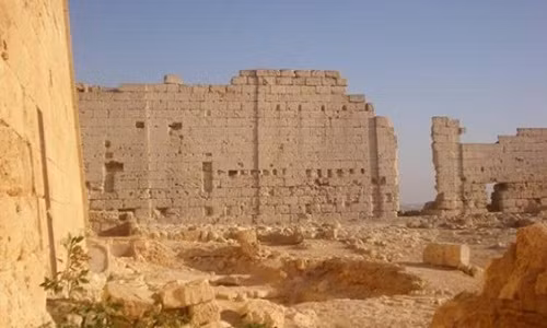 Khung cảnh phía nam ngôi đền thờ Osiris tại Taposiris Magna. Ảnh:Ancient Origins. ngoi-den-nghi-la-lang-mo-nu-hoang-cleopatra-va-nguoi-tinh-2