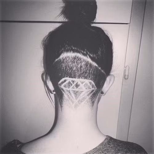 Giới trẻ “điên đảo” với trào lưu “xăm hình” cho tóc siêu chất ảnh 6
