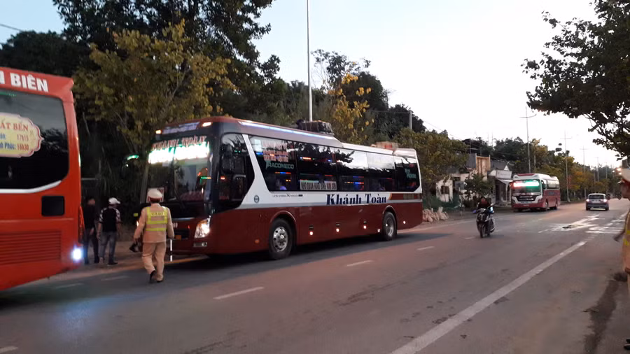 CA tỉnh Điện Biên thực hiện kế hoạch tổng kiểm soát xe ô tô vận tải khách, hàng hóa, bảo đảm trật tự an toàn giaothông và trật tự xã hội trong dịp Tết Nguyên đán Kỷ Hợi 2019