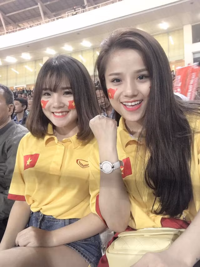 4 fan nữ “xinh như mộng” khiến dân mạng lùng sục năm 2016 ảnh 2