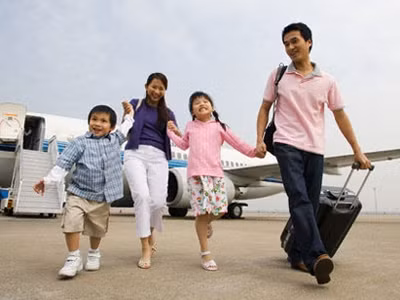 Đưa con đi chơi cùng gia đình dịp lễ, cha mẹ cần lưu ý điều gì? ảnh 2