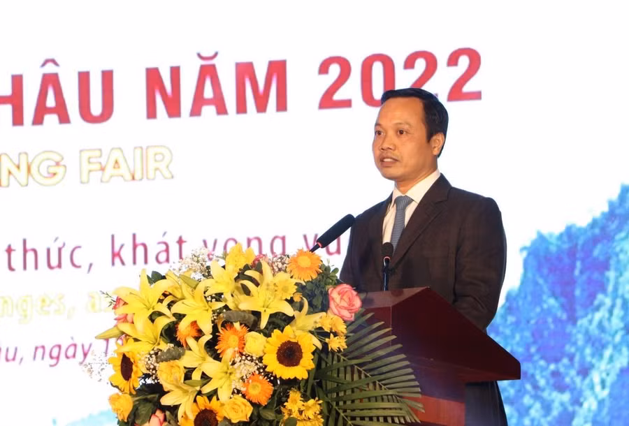 Ông Trần Tiến Dũng, Chủ tịch UBND tỉnh Lai Châu phát biểu tại Hội chợ Sâm Lai Châu năm 2022. Ông Trần Tiến Dũng, Chủ tịch UBND tỉnh Lai Châu phát biểu tại Hội chợ Sâm Lai Châu năm 2022.