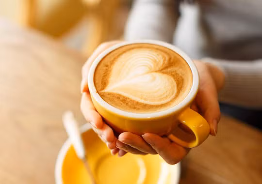 Một ngày uống 4 ly cà phê giúp tim khỏe hơn! - Ảnh 1.