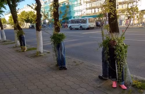 Con đường tối không ai dám đi.