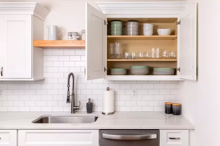 Hãy lập kế hoạch về cách bạn sắp xếp các vật phẩm trong mỗi tủ. (Ảnh: ITN). Hãy lập kế hoạch về cách bạn sắp xếp các vật phẩm trong mỗi tủ. (Ảnh: ITN).
