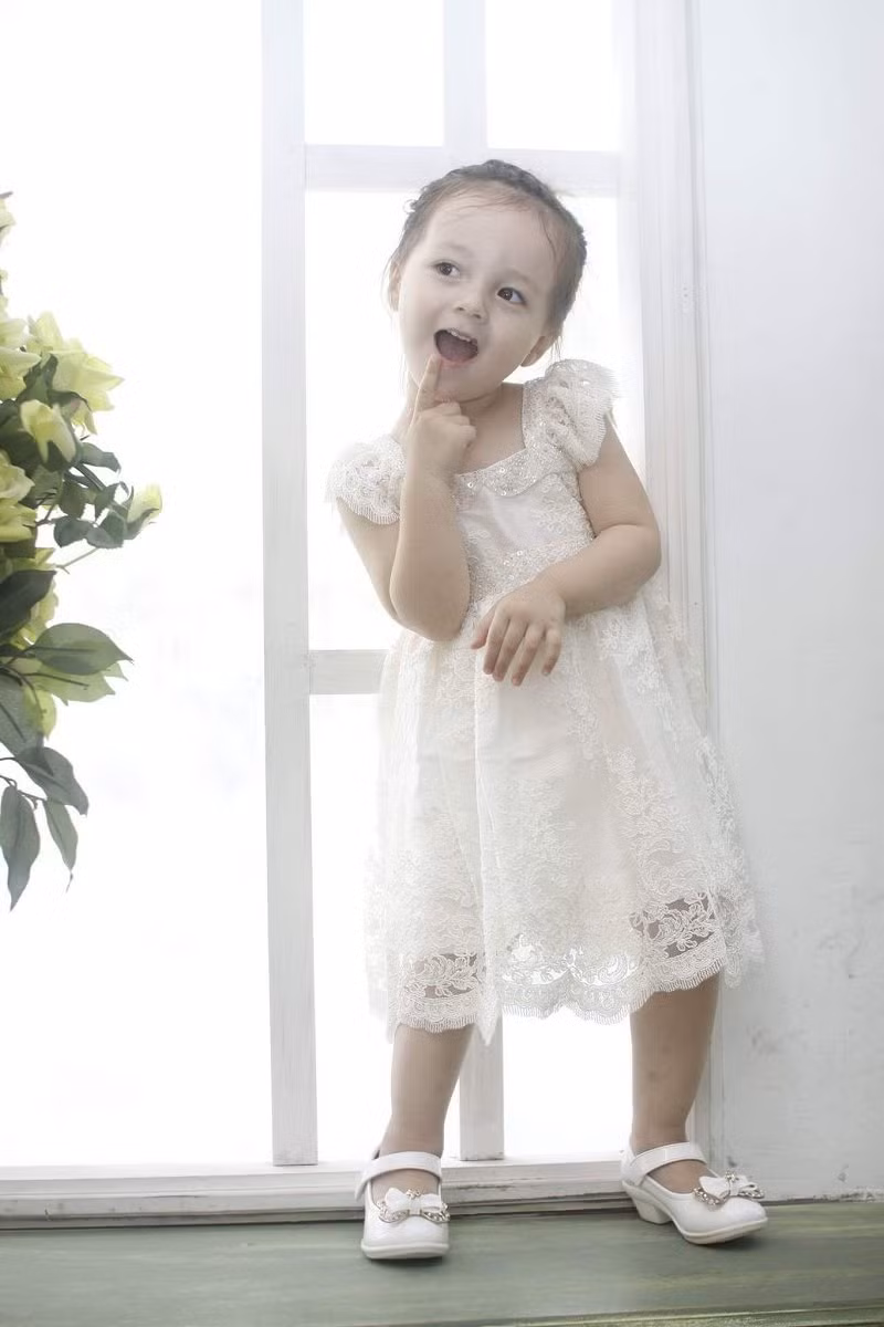 Vẻ đáng yêu của nhóc tì lai “nghiện” chụp ảnh khiến mẹ nào cũng muốn xin về nuôi ảnh 12 Vẻ đáng yêu của nhóc tì lai “nghiện” chụp ảnh khiến mẹ nào cũng muốn xin về nuôi ảnh 12