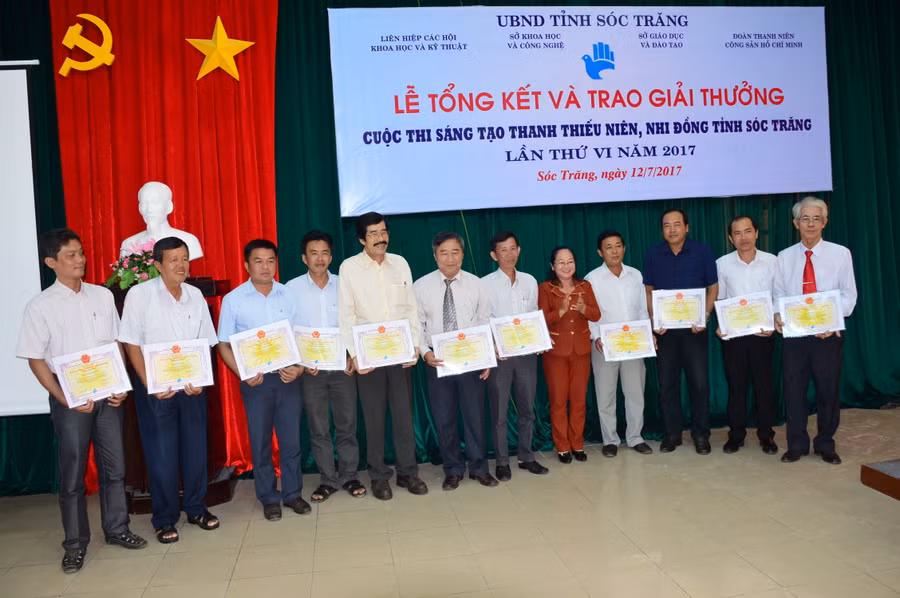 Trao thưởng cuộc thi Sáng tạo thanh thiếu niên nhi đồng 2017