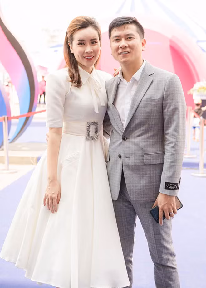 10 năm chung sống, Hồ Hoài Anh vẫn chăm sóc, chiều chuộng Lưu Hương Giang2
