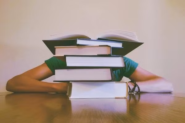 7 thói quen gây tổn thương não nghiêm trọng con người cần dừng ngay lập tức - Ảnh 1.