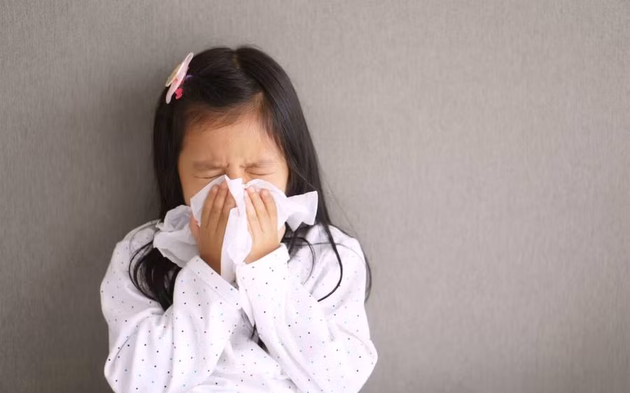 Khói thuốc lá cũng là một nguyên nhân gây viêm mũi dị ứng. (Ảnh: ITN).