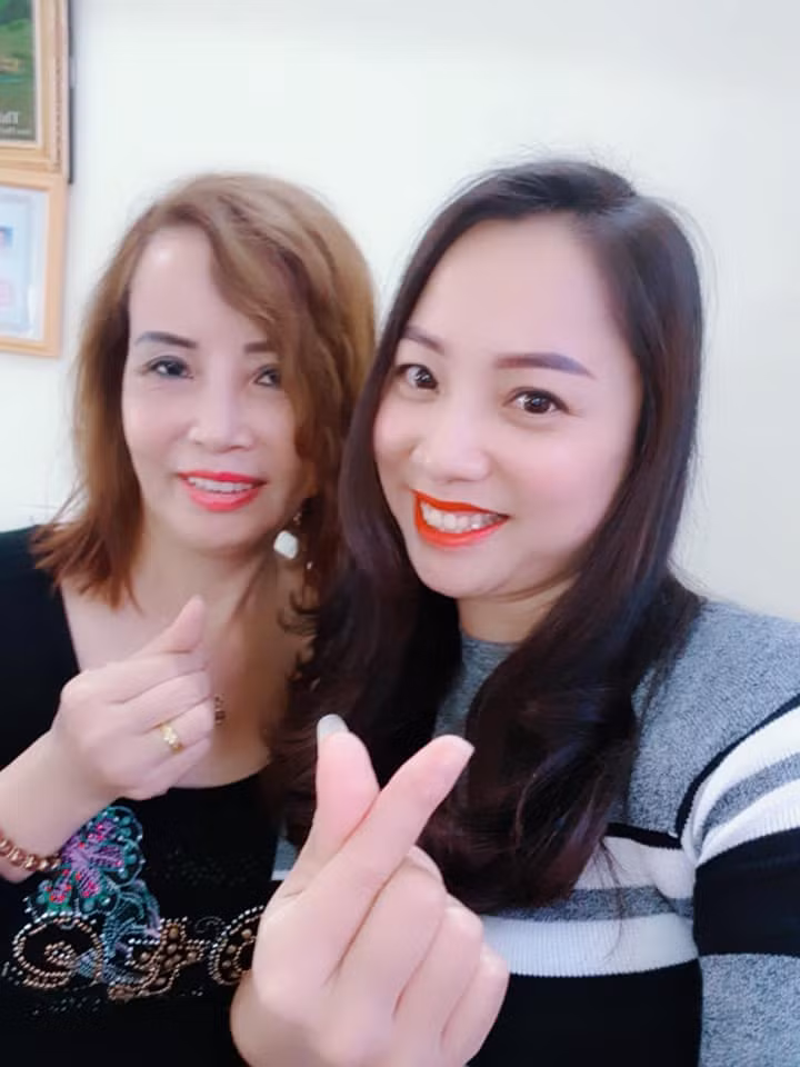 Cô dâu 62 tuổi bất ngờ xuất hiện với làn da xỉn màu lộ nhiều nếp nhăn sau phẫu thuật thẩm mỹ