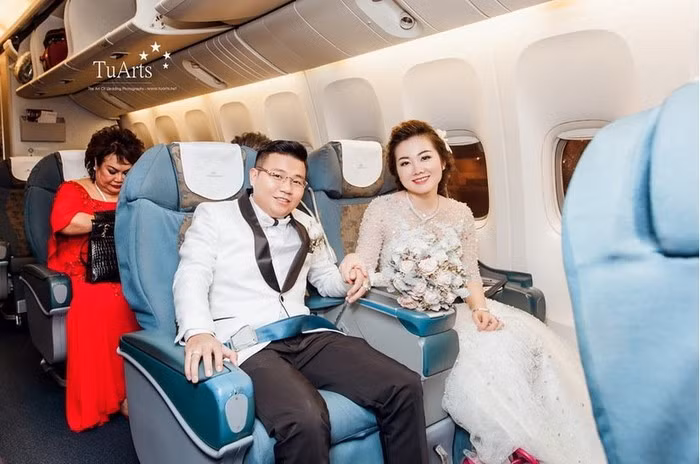Những đám cưới xa hoa, dát đầy vàng của con đại gia Việt - Ảnh 8. Những đám cưới xa hoa, dát đầy vàng của con đại gia Việt - Ảnh 8.