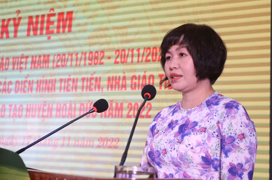 Cô Nguyễn Thị Kim Dung – Hiệu trưởng Trường THCS Vân Canh (Hoài Đức, Hà Nội).