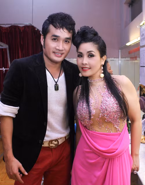 Chuyện tình duyên lận đận "đẫm nước mắt" của các nữ danh hài nổi tiếng ảnh 23 Chuyện tình duyên lận đận đẫm nước mắt của các nữ danh hài nổi tiếng-35