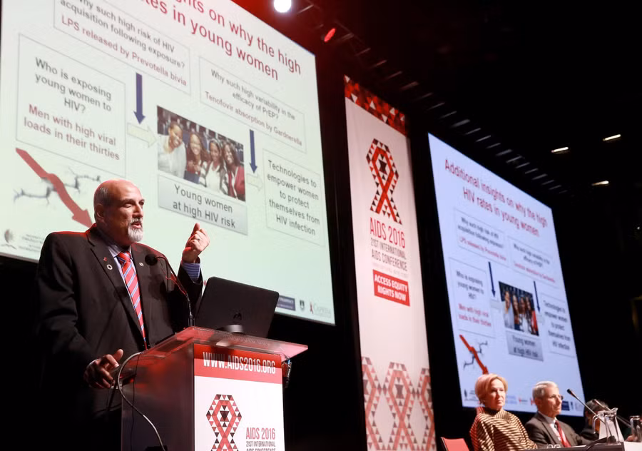 GS Salim S. Abdool Karim Hội thảo AIDS Quốc tế 21, năm 2016