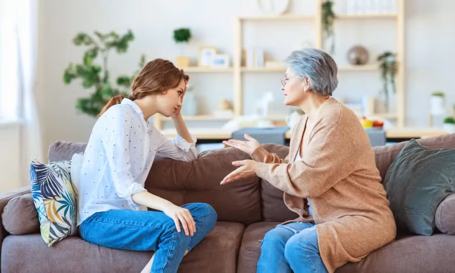 Bí quyết số một để đảm bảo các thành viên trong gia đình bạn cảm thấy được lắng nghe là giao tiếp rõ ràng. (Ảnh: ITN). Bí quyết số một để đảm bảo các thành viên trong gia đình bạn cảm thấy được lắng nghe là giao tiếp rõ ràng. (Ảnh: ITN).